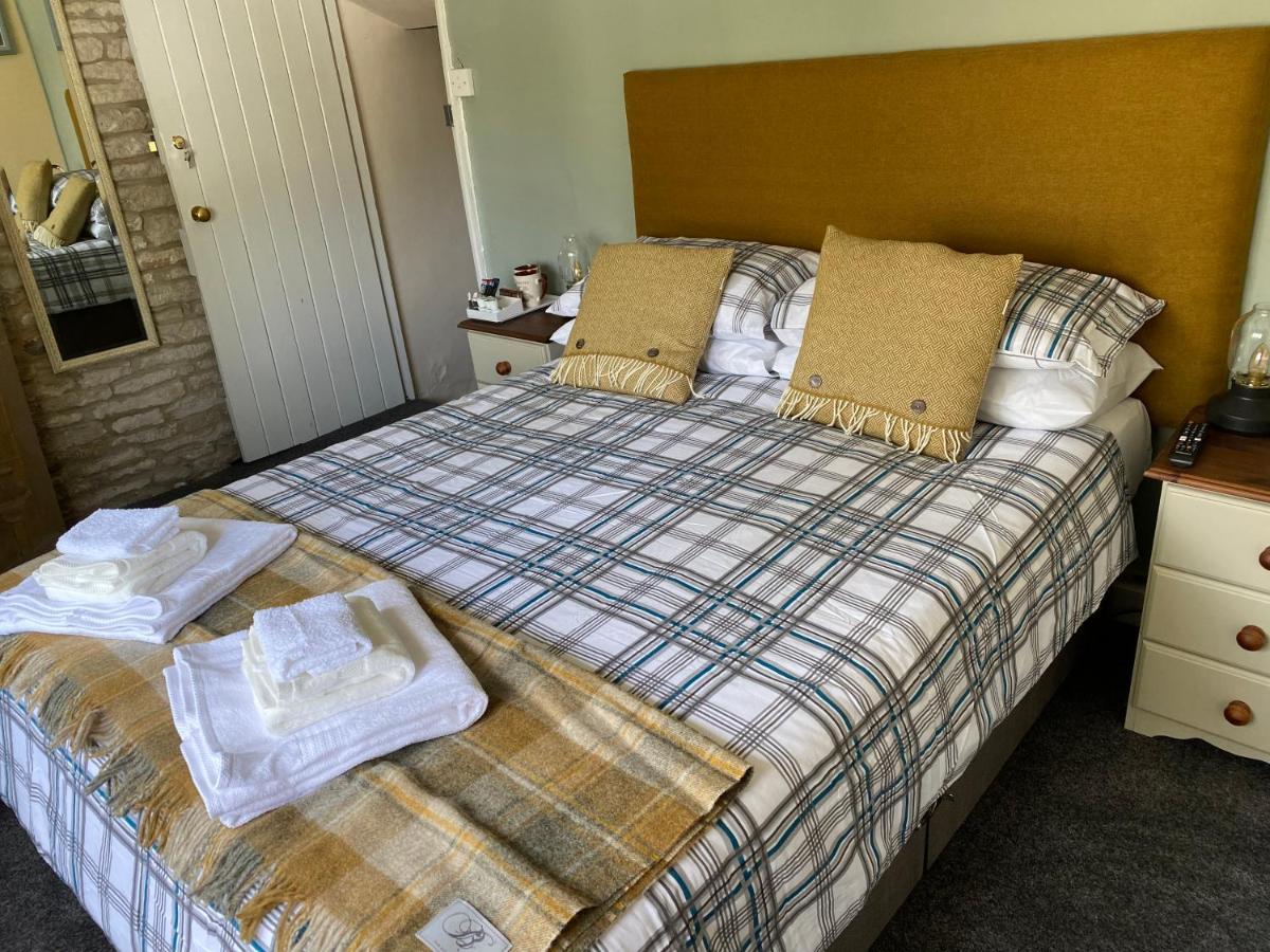 Bear Inn - Bisley Bisley  Esterno foto