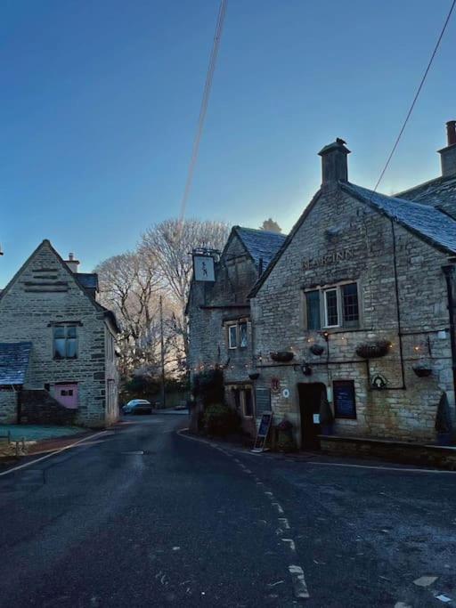 Bear Inn - Bisley Bisley  Esterno foto