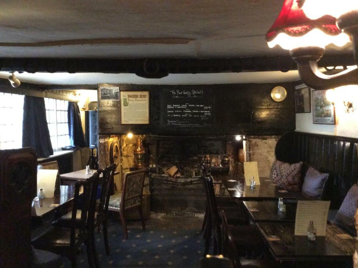 Bear Inn - Bisley Bisley  Esterno foto