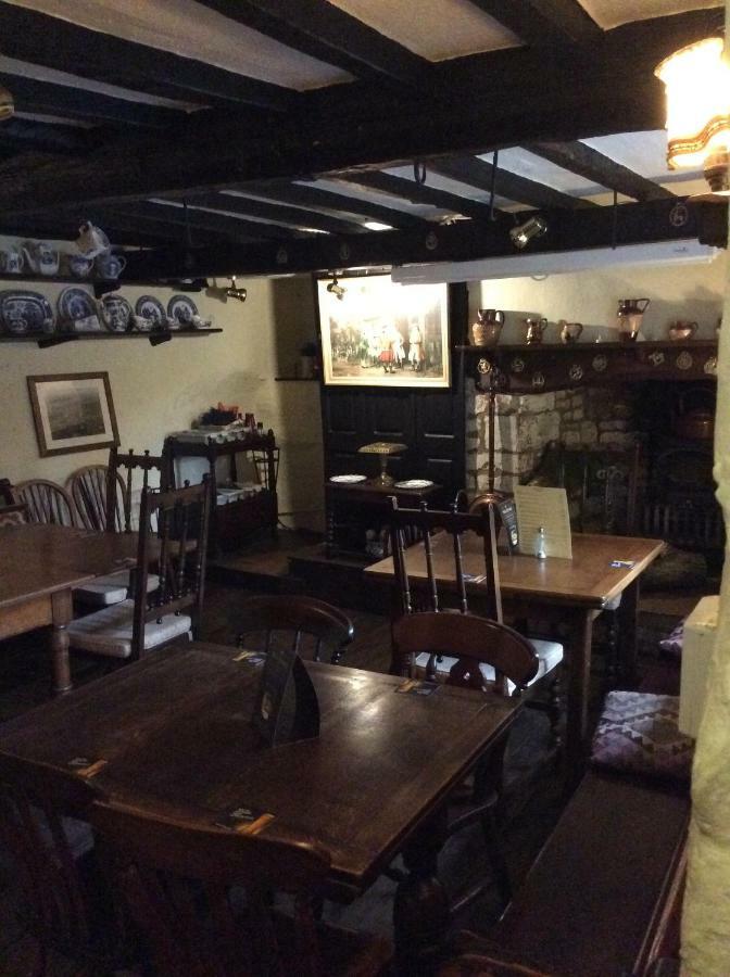 Bear Inn - Bisley Bisley  Esterno foto